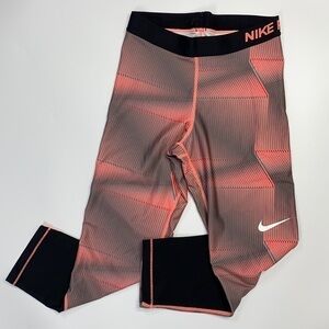 Nike Pro-Dri-Fit Multicolor Elastic Waist Athletic Pull On Capri